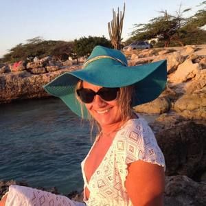 Meet your Posher, Jacqueline